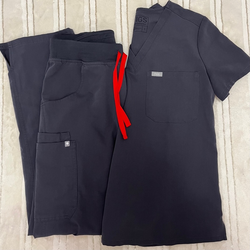 Figs Charcoal Scrub Set